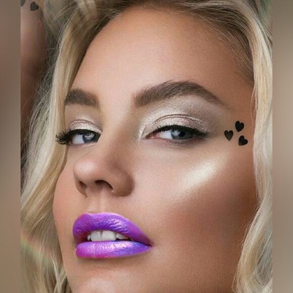 Lottie London Other - LOTTIE London (Heart 2 Heart Stamp Liner Duo) BLACK